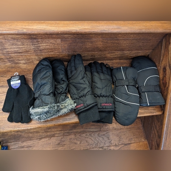 Woman's gloves & Mitts Size S or Youth L - Picture 10 of 10